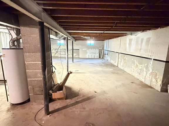 3rd image of 12706 E Erickson Rd