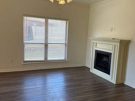 3rd image of 13818 Oxford Dr #13818