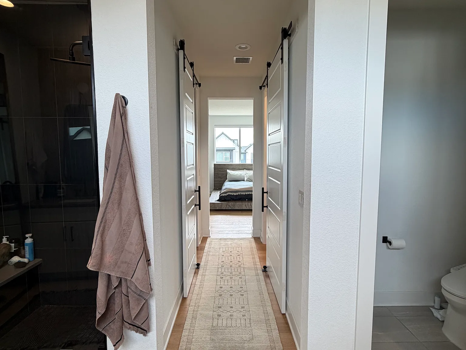 2 bed, 1810 sqft, $4,200 — Photo 3