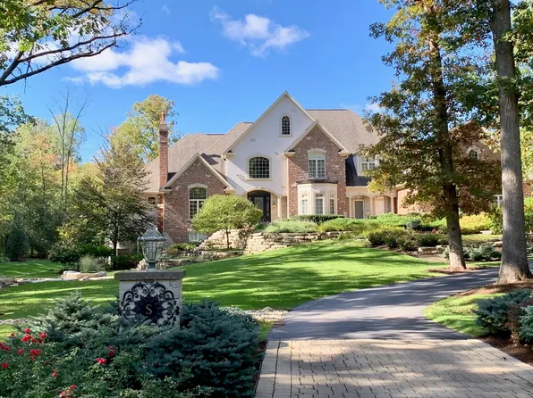 3820 Berry Ct, Crystal Lake, IL 60012