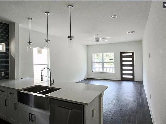 5th image of 705 Harris Ave