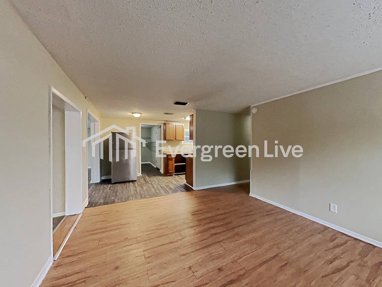 3 bed, 1.5 bath, 1394 sqft, $1,445 — Photo 3