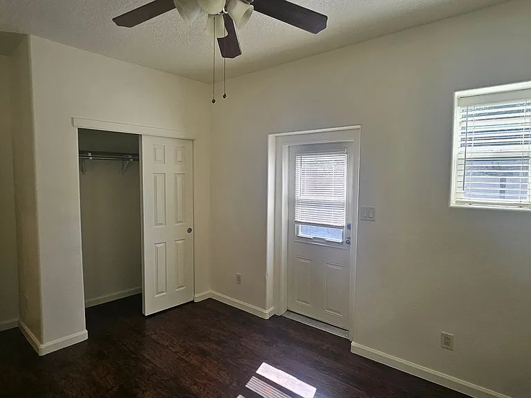 317 Washington St SE #A-F — Photo 6