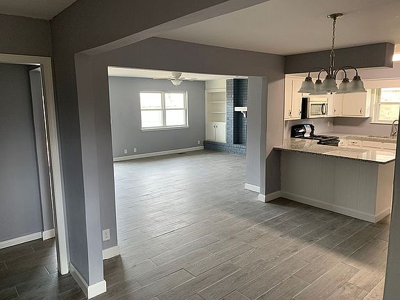3rd image of 741 Wood Hollow Ln
