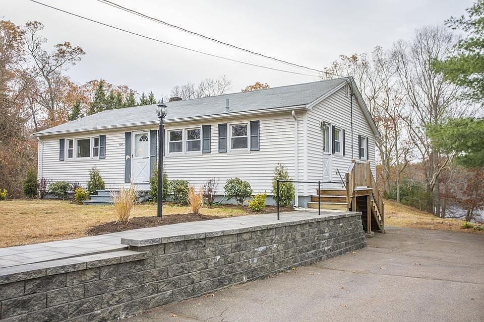 1st image of 536 Highland St