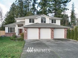 9058 Surrey Ln, Mukilteo, WA