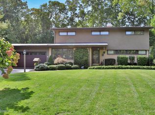 869 Ocean View Dr, Toms River, NJ