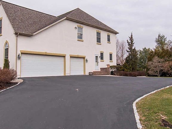 4th image of 1471 Knightsbridge Dr