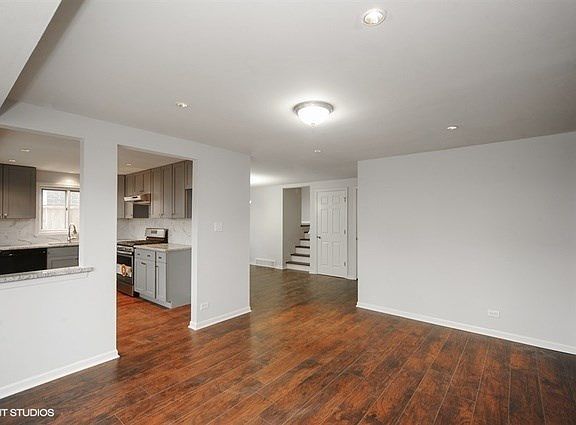 4th image of 1709 N Windsor Dr