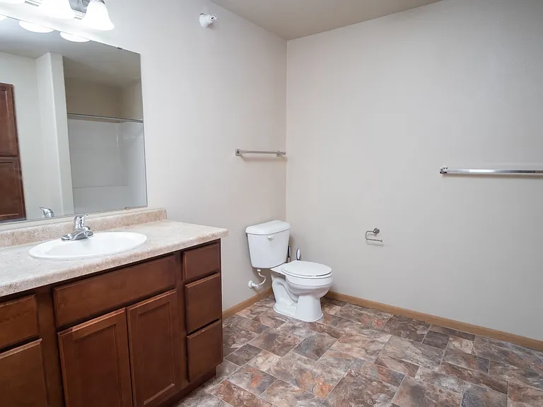 Stanley Apartments — Photo 16
