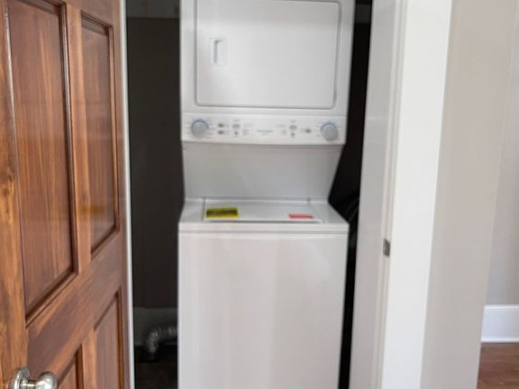 5th image of 107-109 E Maynard Ave