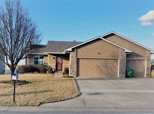 737 S Eastridge St, Valley Center, KS 67147
