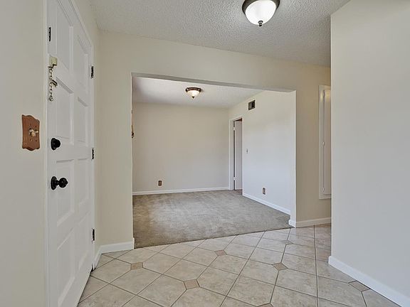 3rd image of 2975 Valhalla Dr