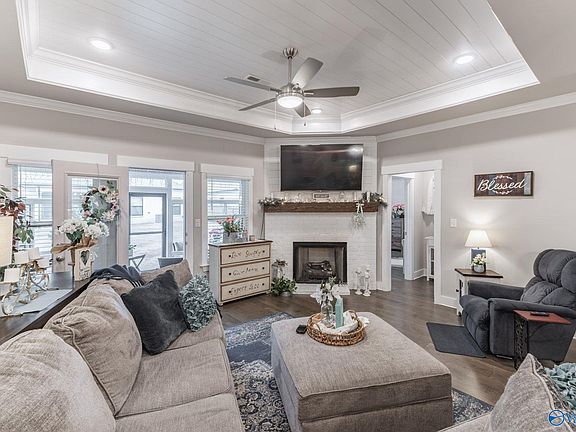 3rd image of 422 Tillane Park Cir SW