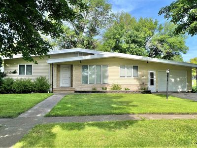106 2nd St SE, Rake, IA, 50465