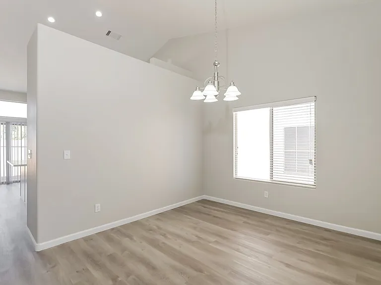 6180 Bruma Ave — Photo 7