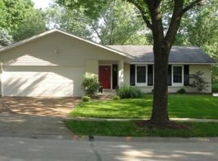 608 Applecross Ct, Ballwin, MO 63021