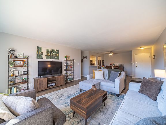 2nd image of 714 Walnut Dr APT 205
