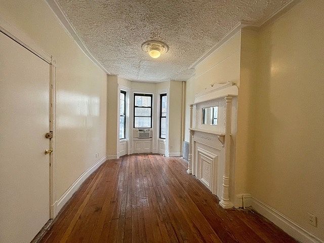 2nd image of 128 Guernsey St #1L