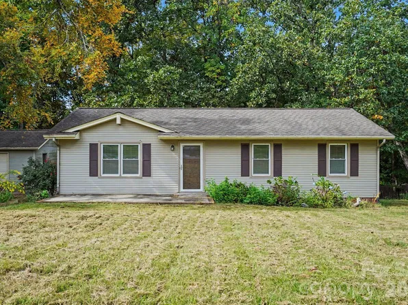 213 Cobblestone Ln NW, Concord, NC 28027