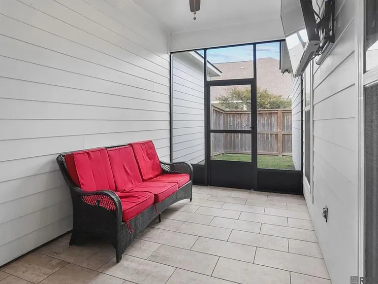 8123 Stonelake Circle East Ave — Photo 16