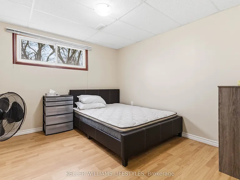 156 Paperbirch Cres — Photo 24