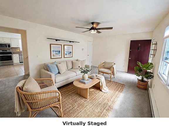 4th image of 61 Dover Ct #B
