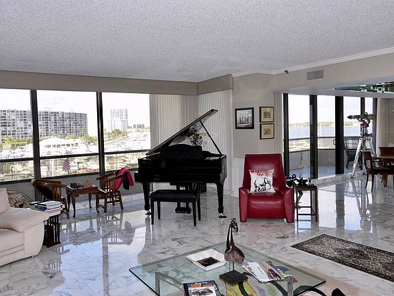 2nd image of 100 Lakeshore Dr APT 452