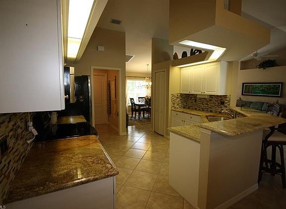 4th image of 2209 SW 40th Ter