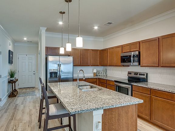 4th image of 420 Tines Dr