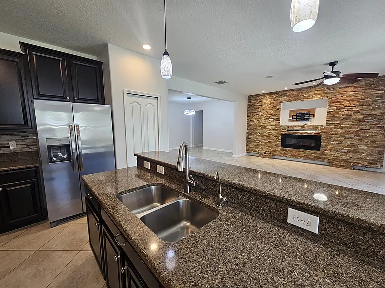 2718 Atherton Dr — Photo 5