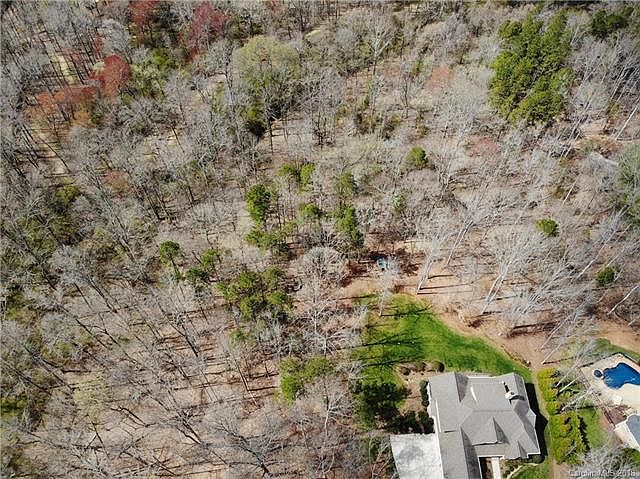 2nd image of 174 Burnell Pl