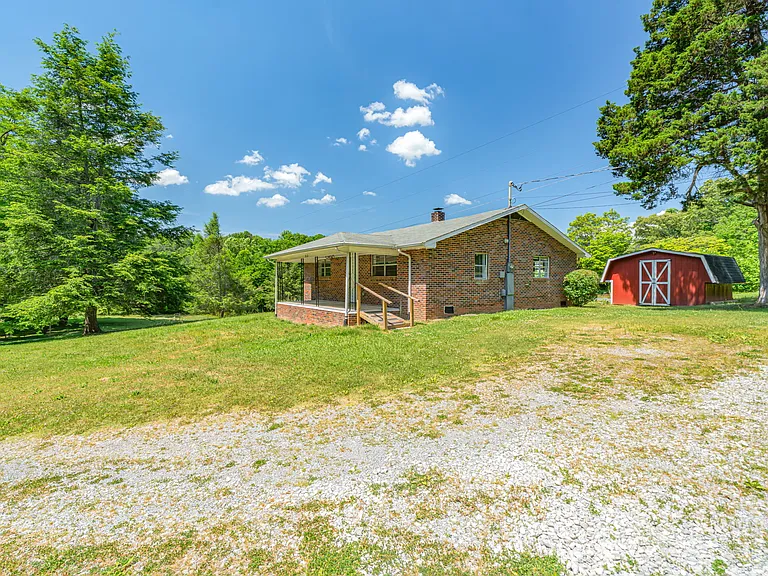 8624 Walnut Springs Ln — Photo 17