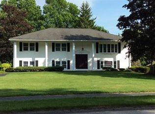 5 Wiltshire Dr, Shrewsbury, MA 01545
