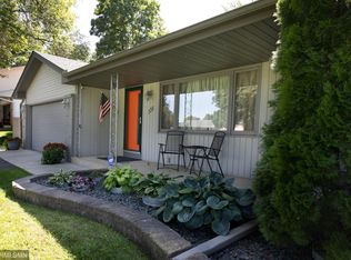 105 Harold Dr, Burnsville, MN 55337