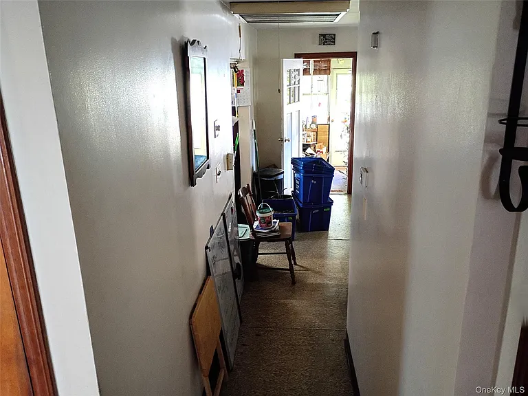 93 E Railroad Ave — Photo 11