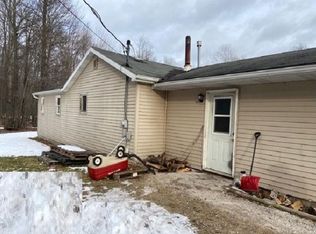 726 N 11 Mile Rd, Sanford, MI 48657