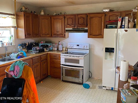 4th image of 8212 Tina Ln