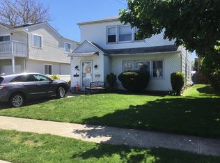 49 Kent Rd APT 1, Island Park, NY 11558