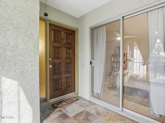 4th image of 600 E River Rd APT W