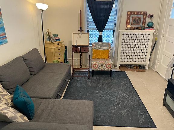 4th image of 500 W Barry Ave APT 1R