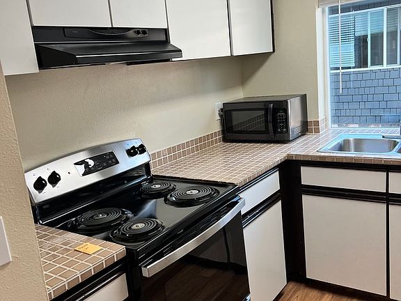 3rd image of 1214 N 137th St APT 21