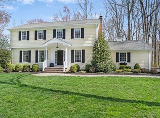 20 Linden Dr, Basking Ridge, NJ 07920