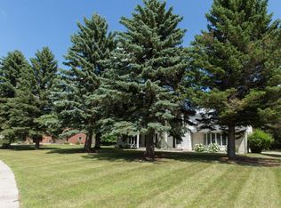 2419 Lilac Ln N, Fargo, ND 58102