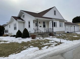 101 Orchard Dr, Manitowoc, WI 54220