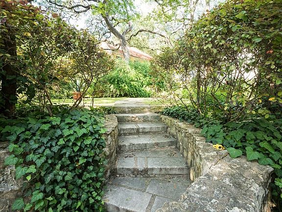 3rd image of 2831 Shoal Crest Ave