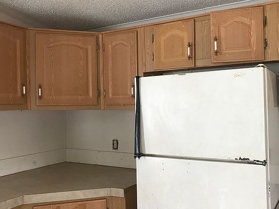 3rd image of 615 S Catfish Ct