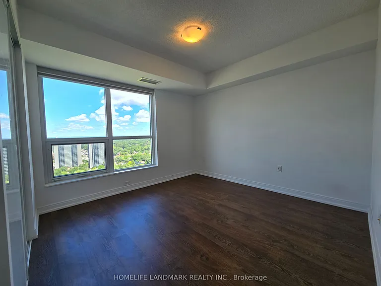 275 Village Green Sq #2520 — Photo 5
