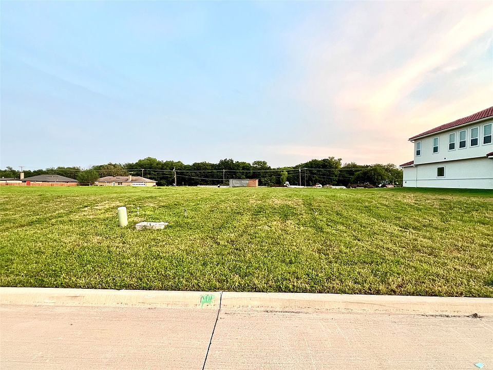 1st image of 200 Osman Dr