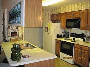 5th image of 100 E Oak Terrace Dr #4H